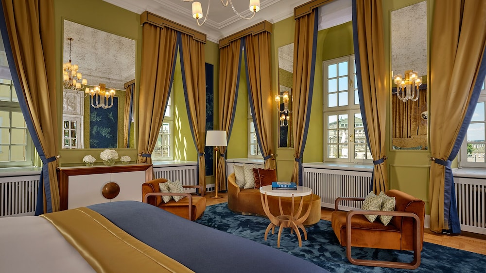 Royal Suite, 2 Bedrooms (Castle View) photo 1