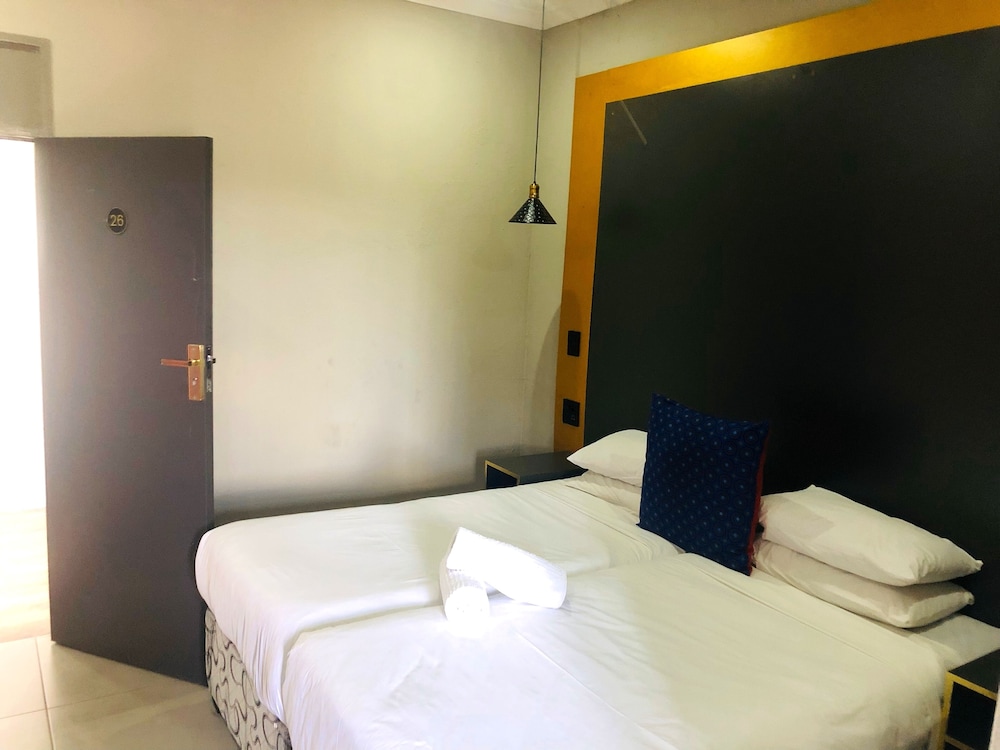 Standard Twin Room, 2 Twin Beds - Photo 28