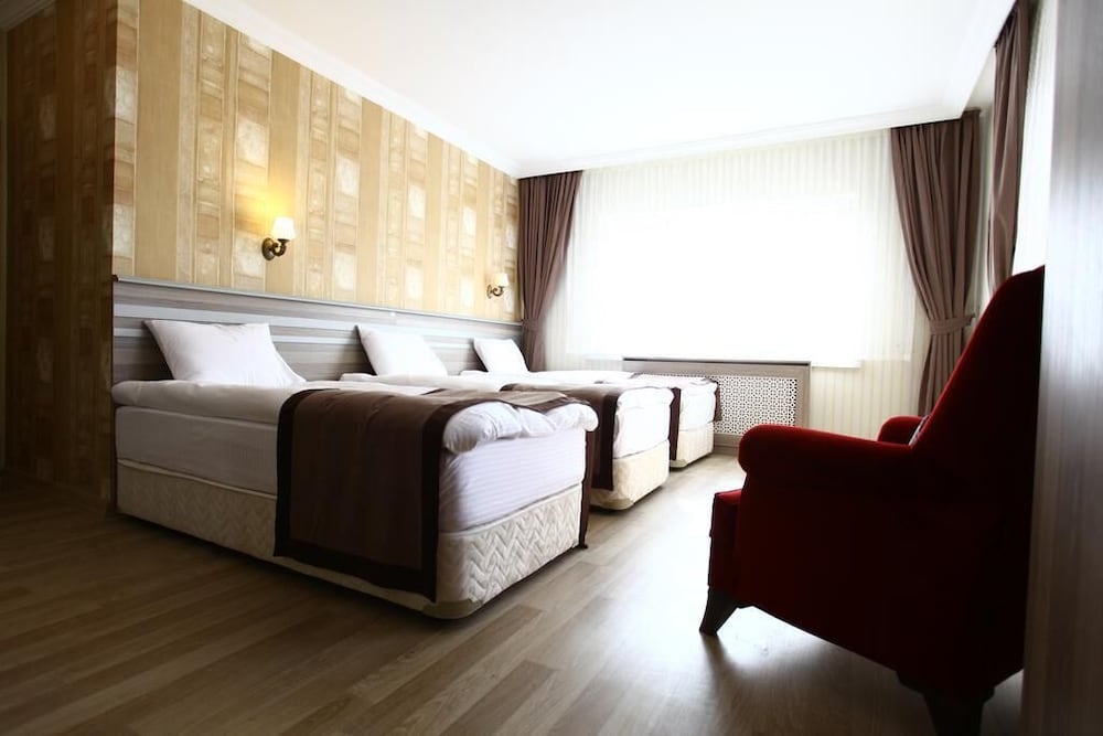 Economy Triple Room