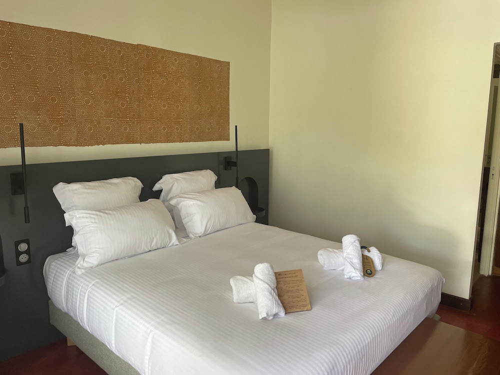 Superior Room, pool view - Photo 5