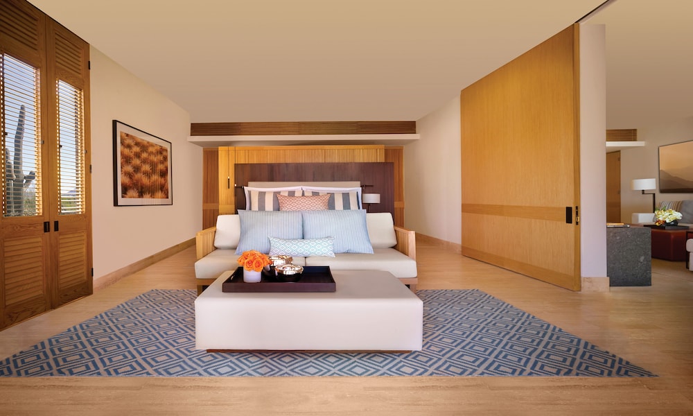 Ocean View One Bedroom Suite With Pool