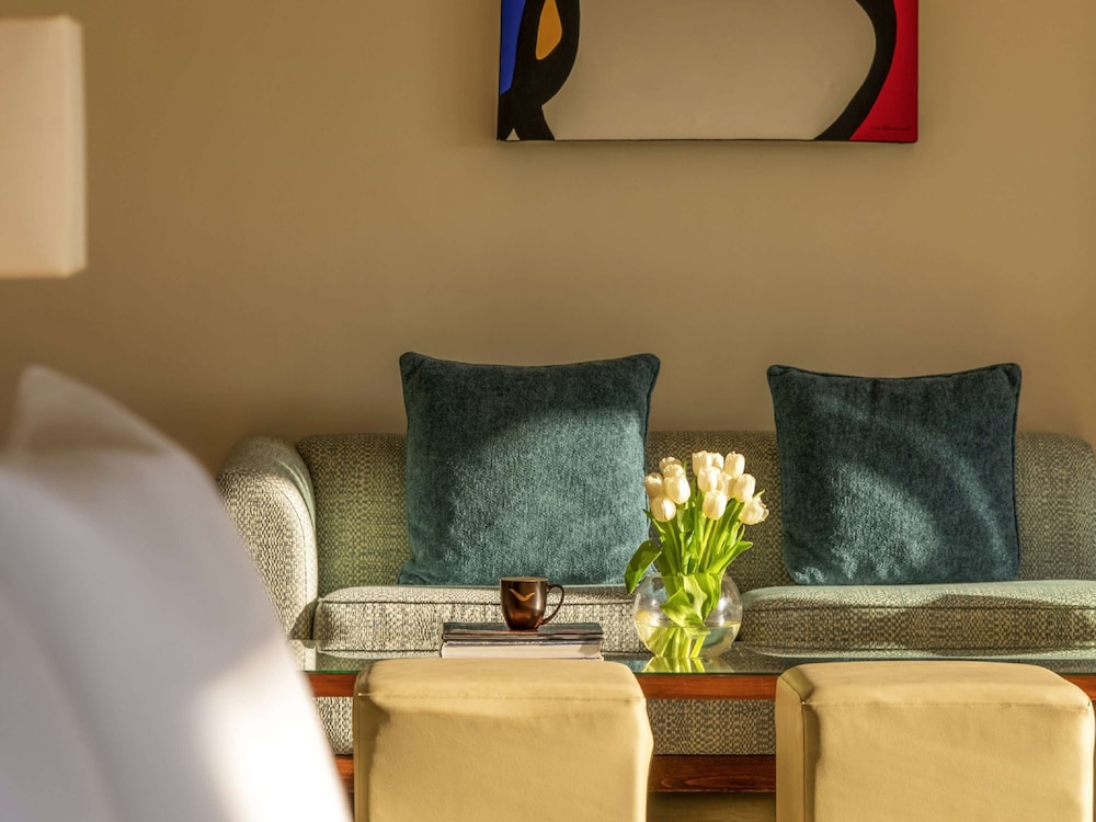 Suite, 1 King Bed, Sea View - Photo 10