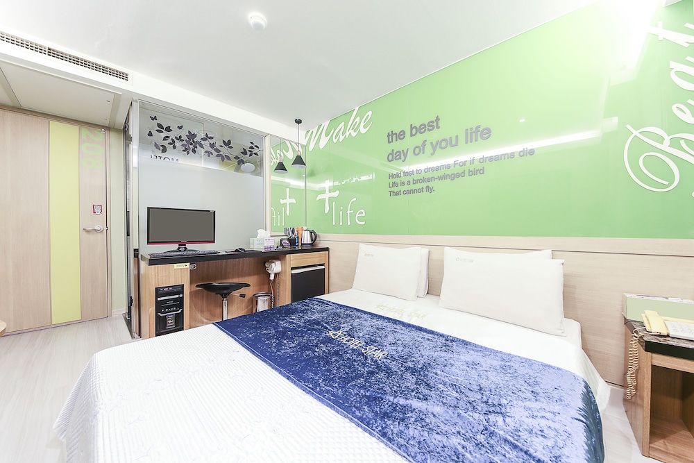 Standard Room (1 King-size Mattress) photo 2