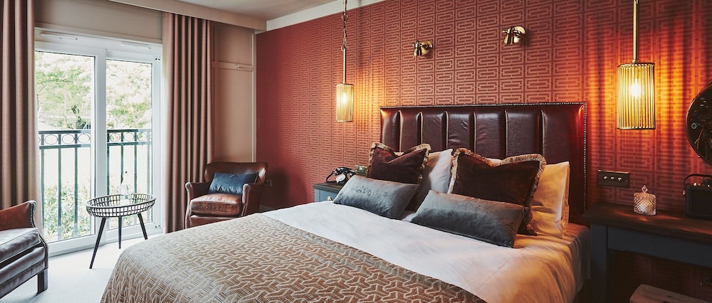 Premium Double Room, 1 King Bed, Partial Ocean View