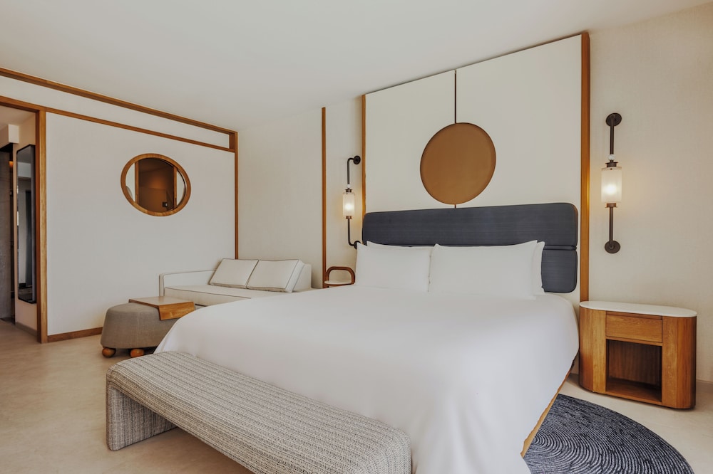 Suite, Oceanfront (F&F) photo 1