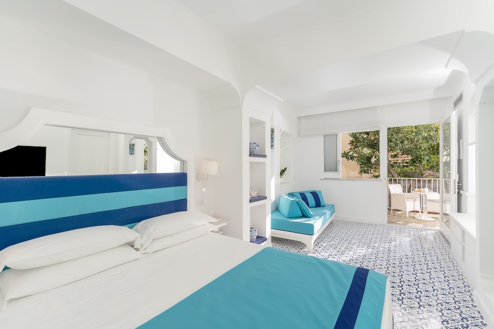 Premier Room, Patio, Poolside - Photo 1
