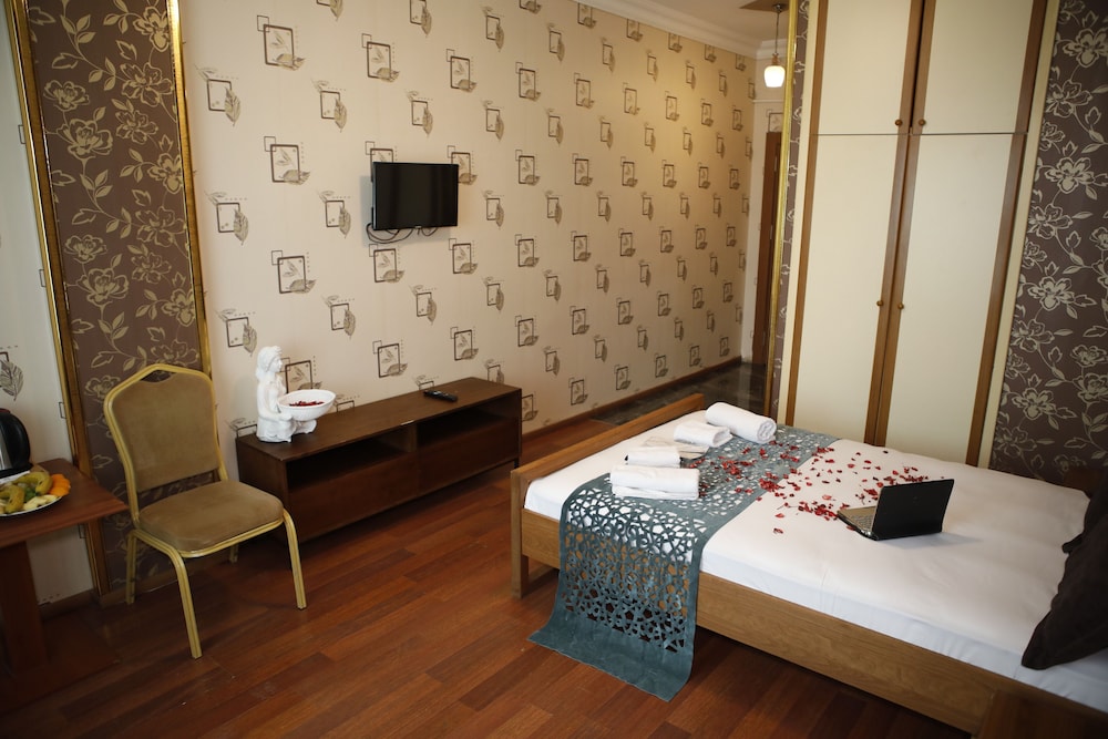 Deluxe Double Room - Photo 1