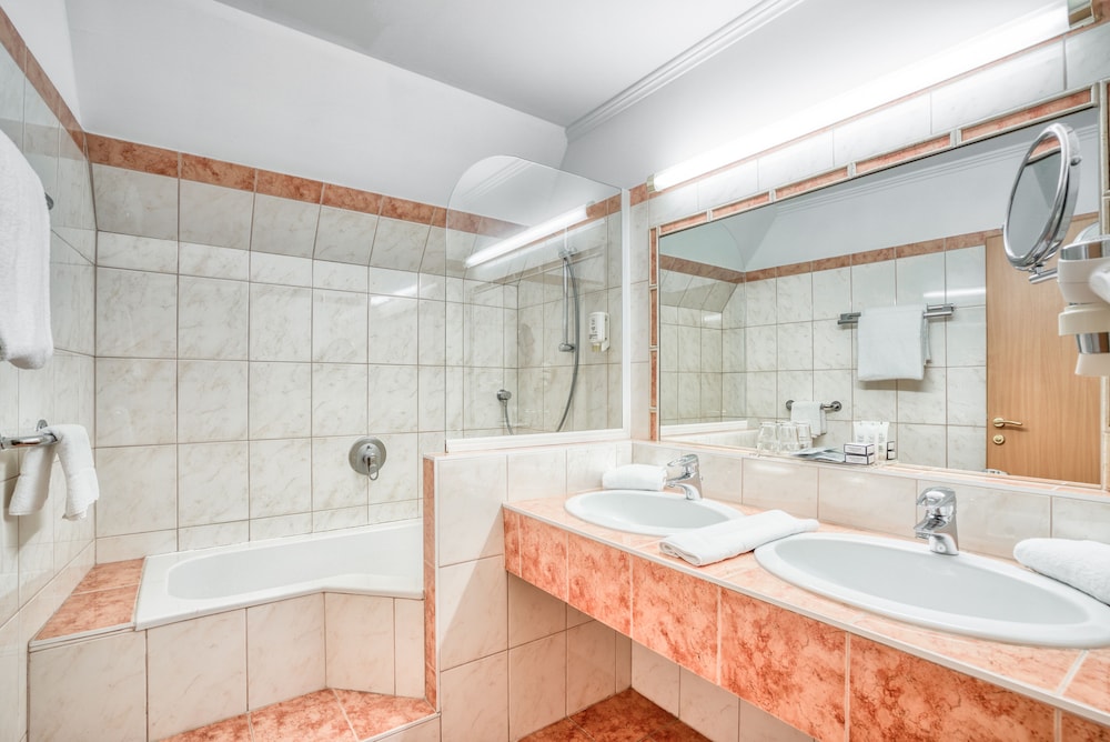 Triple Room - Photo 9
