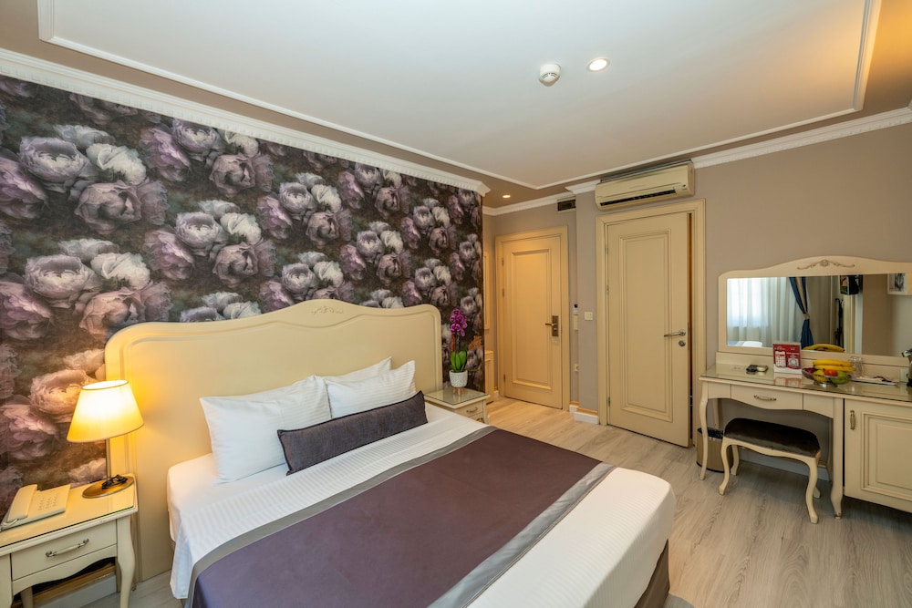 Standard Double or Twin Room, City View photo 1