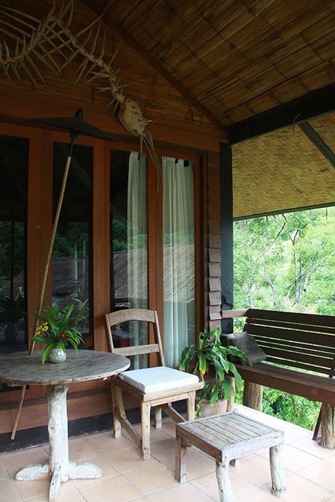 Deluxe Room - Photo 5