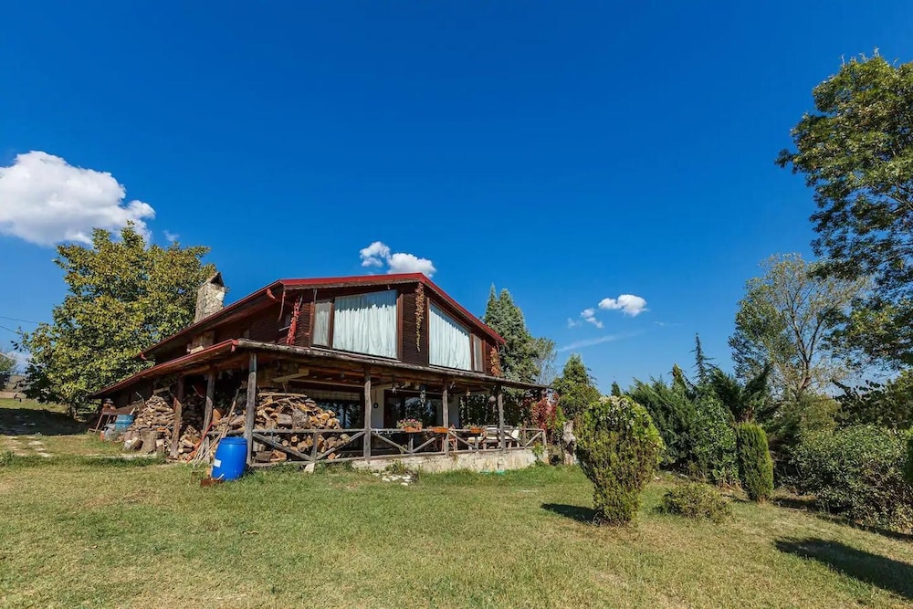 Villa photo 1