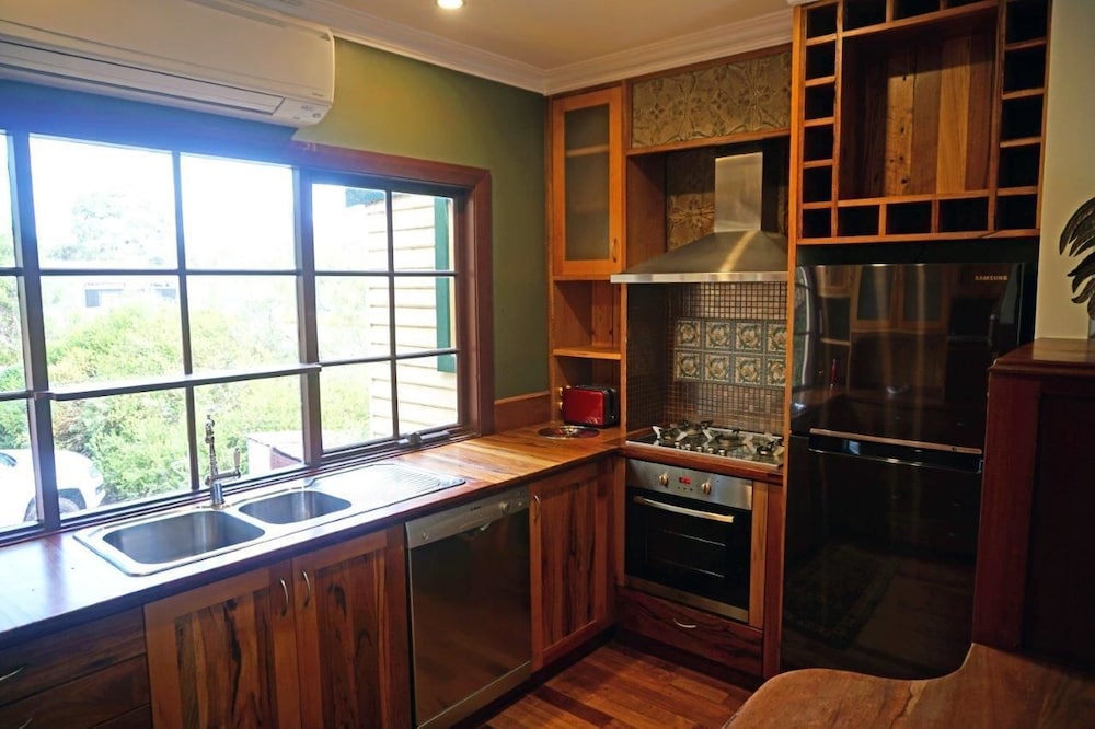 Forest View Spa Suite photo 3