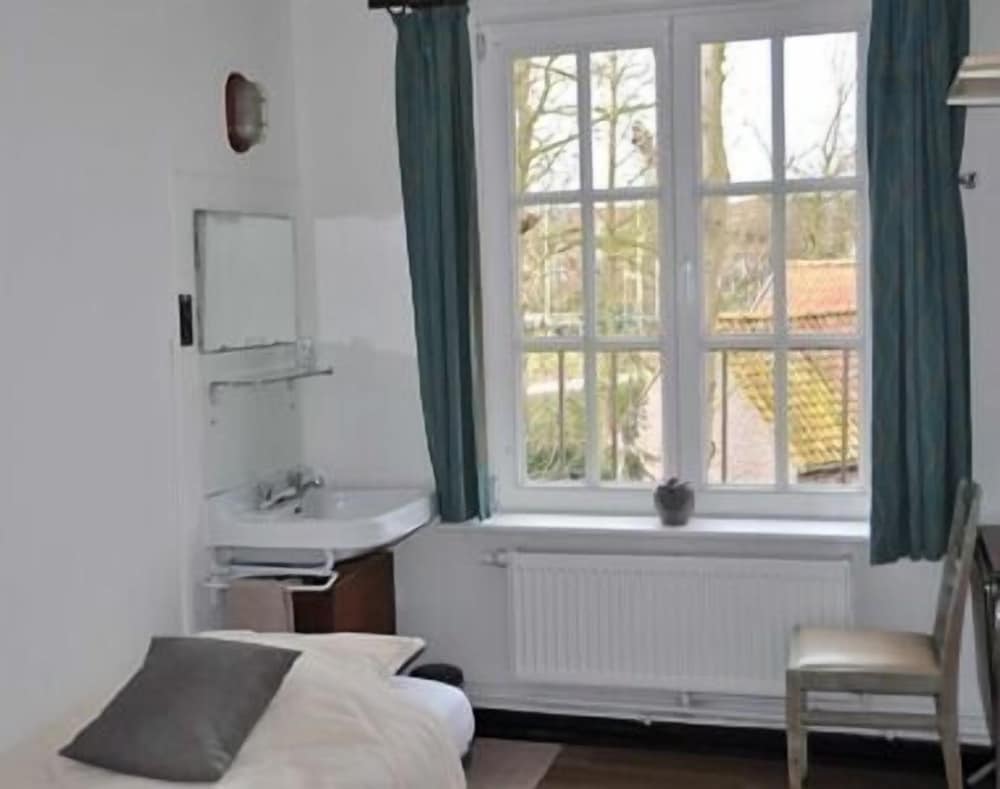 Twin Room, Shared Bathroom