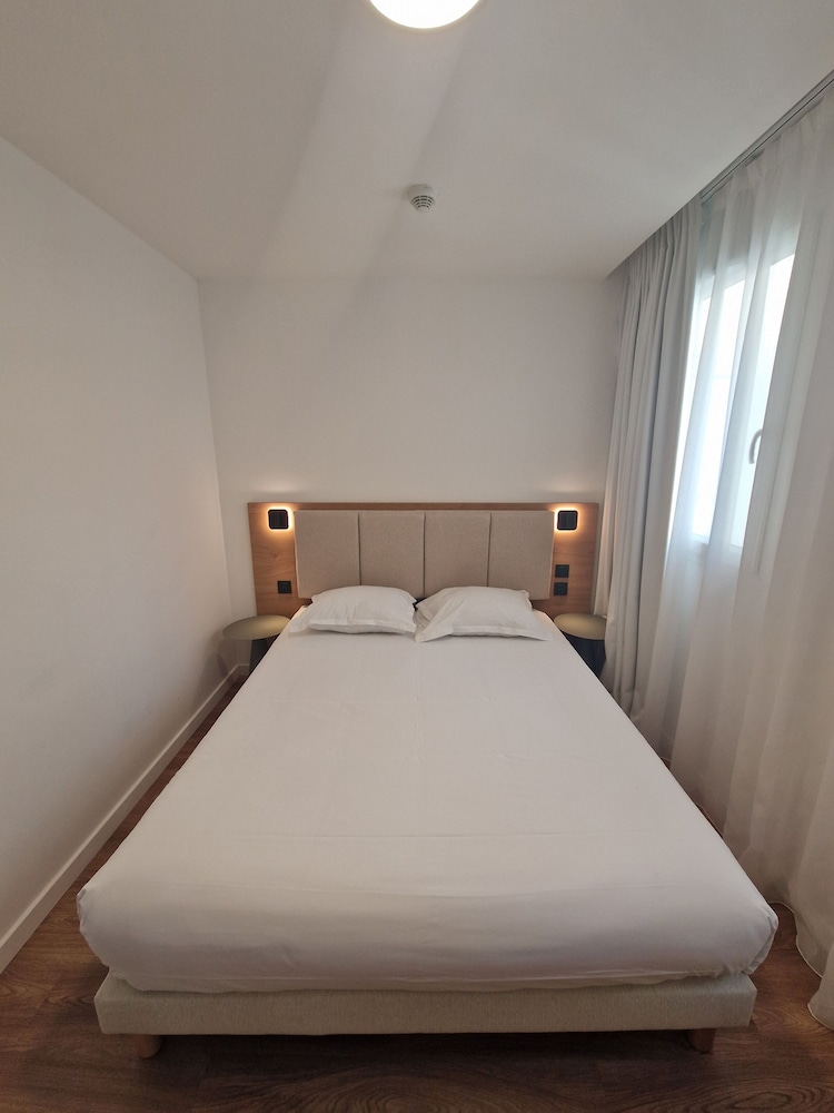 Superior Apartment - Photo 6