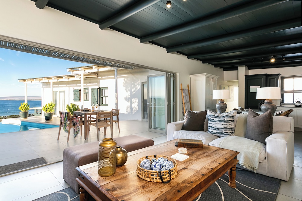 2 Bedroom Beach Villa with Pool #2 - Photo 8
