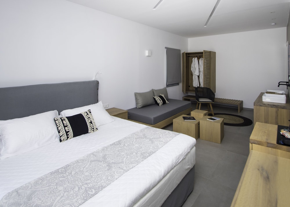 Family Studio Suite, Jetted Tub, Sea View (202) photo 2