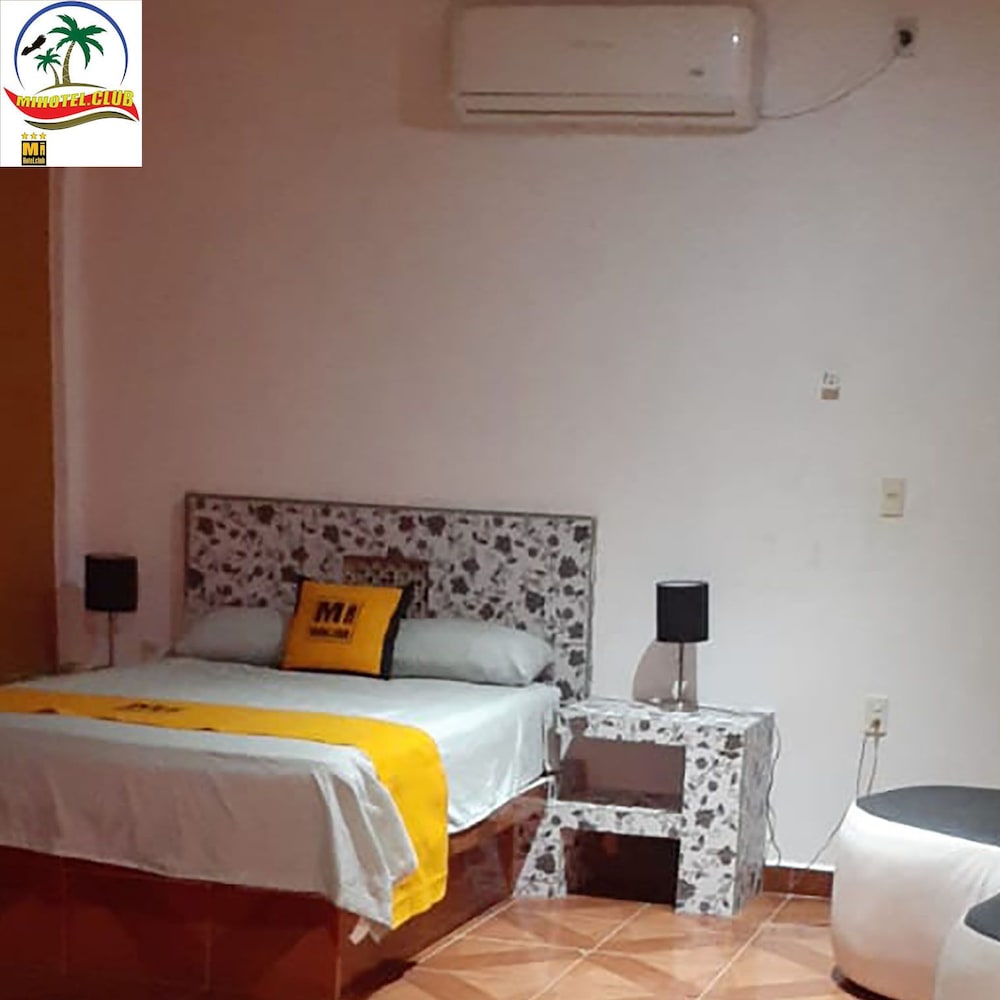 Room, 2 Queen Beds photo 1
