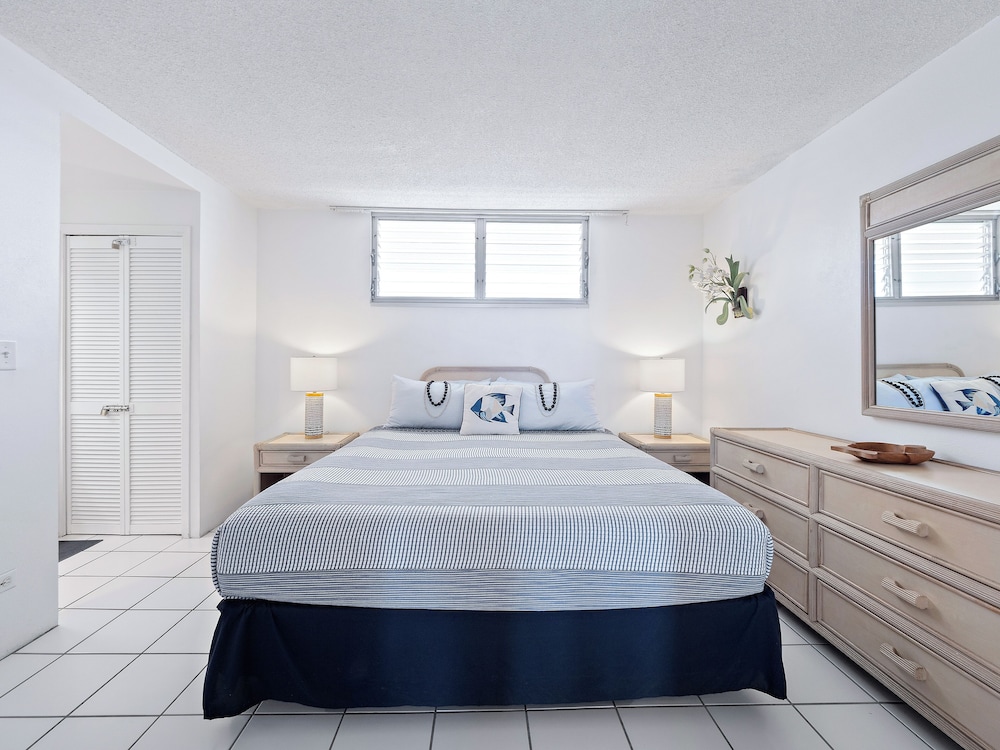 Condo, 1 King Bed, Balcony, Partial Ocean View (Kolu Honu) photo 1