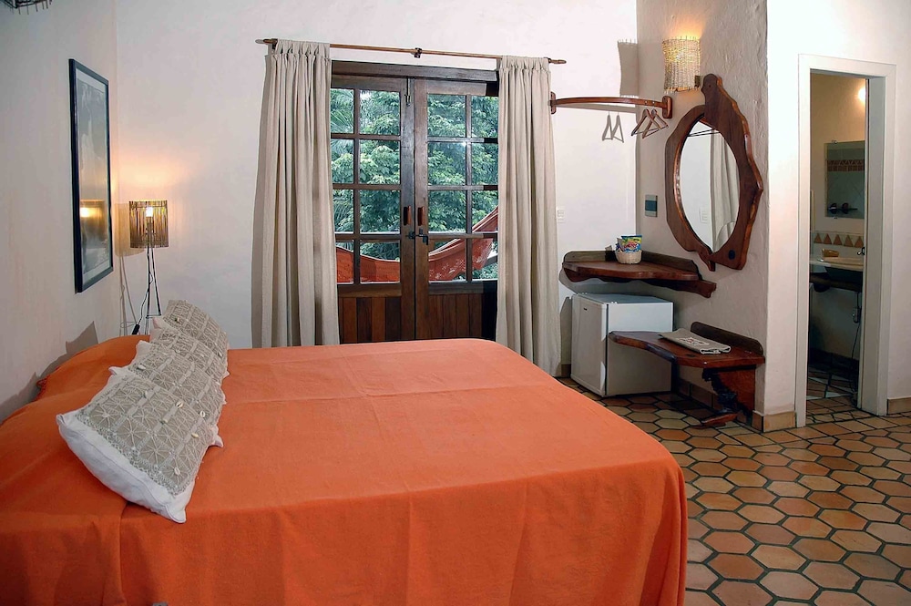 Deluxe Triple Room, Patio, Poolside