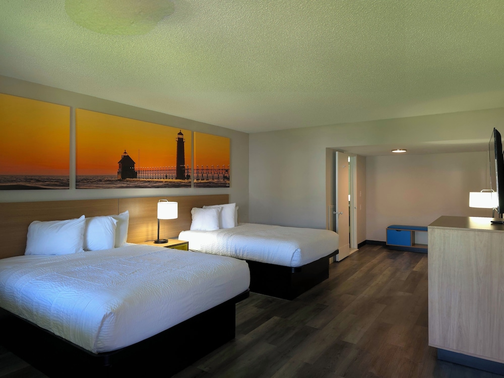 Suite, Multiple Beds, Non Smoking (Lighthouse Suite) - Photo 2