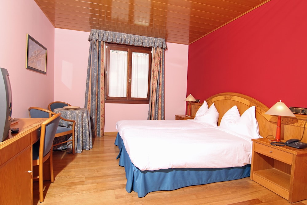 Standard Twin Room photo 2