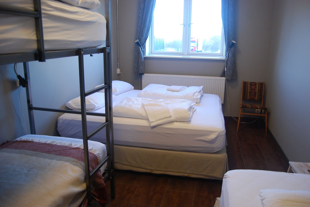 Double or Twin Room, Multiple Beds, Shared Bathroom (Private Room) photo 3