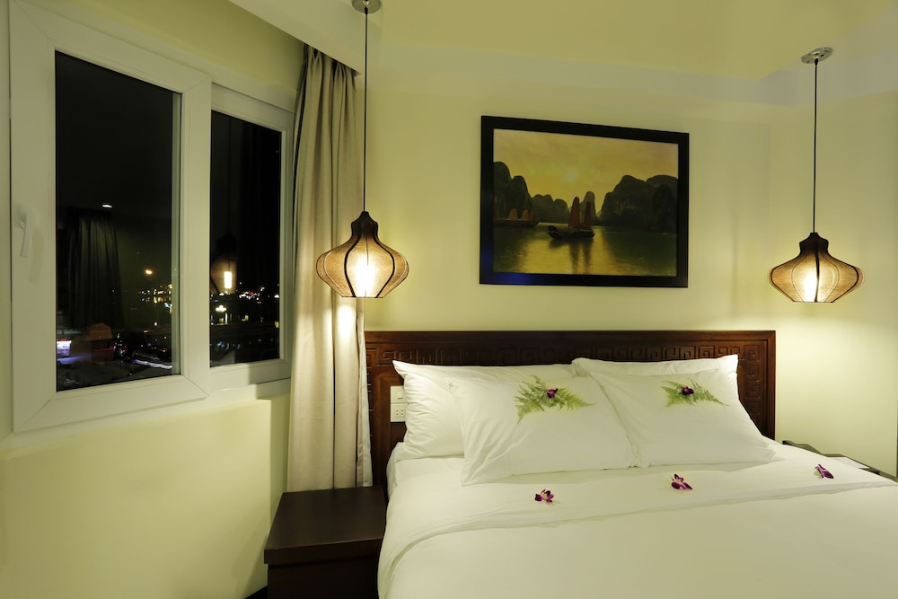 Deluxe Double or Twin Room, Pool View photo 2