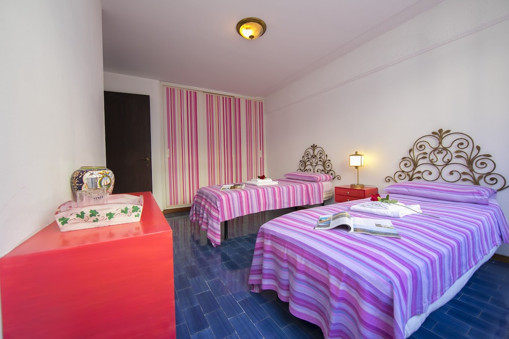 Family Apartment, 2 Bedrooms, Lakeside (Residenza Ludovica By The Lake) photo 1