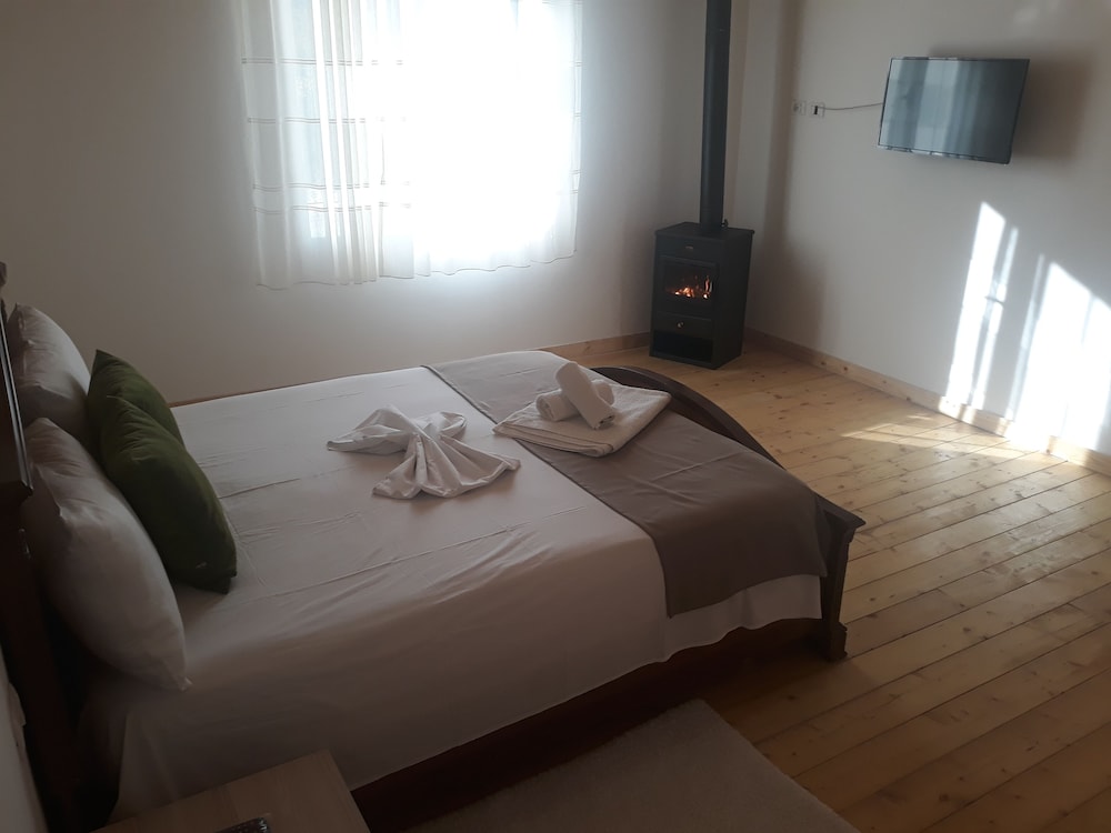Triple Room, Private Bathroom photo 1