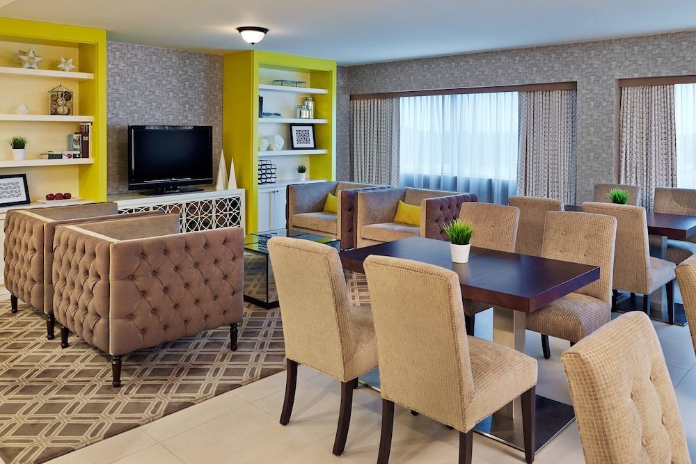 Club Room, 2 Queen Beds - Photo 7