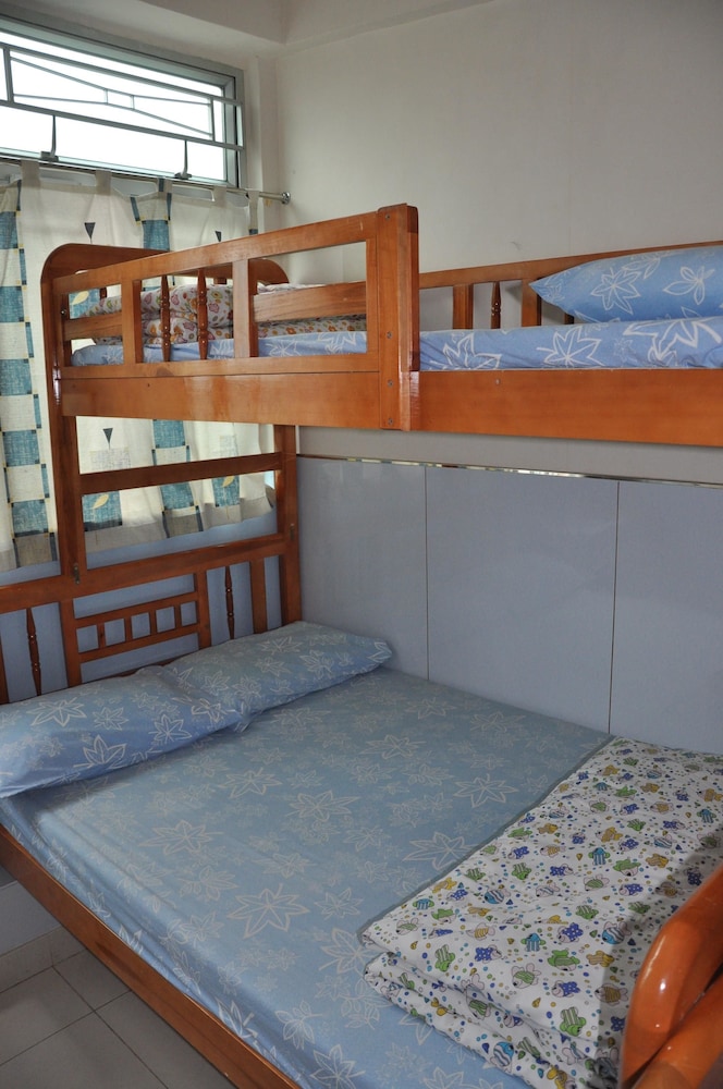 Triple Room with Private Bathroom photo 2