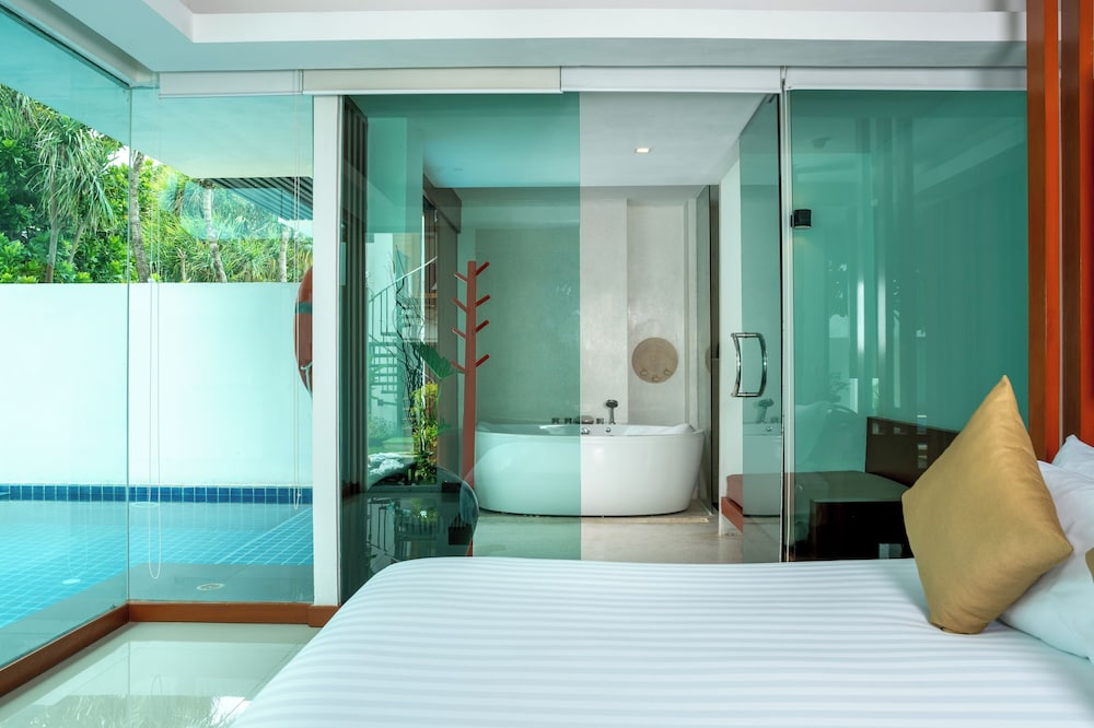 Beachfront Pool Villa - Free Daily Minibar - Photo 12