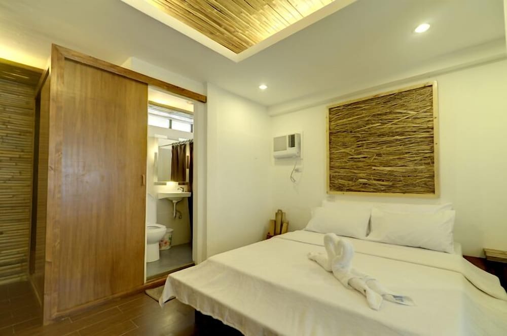 Beachfront Cottage photo 3