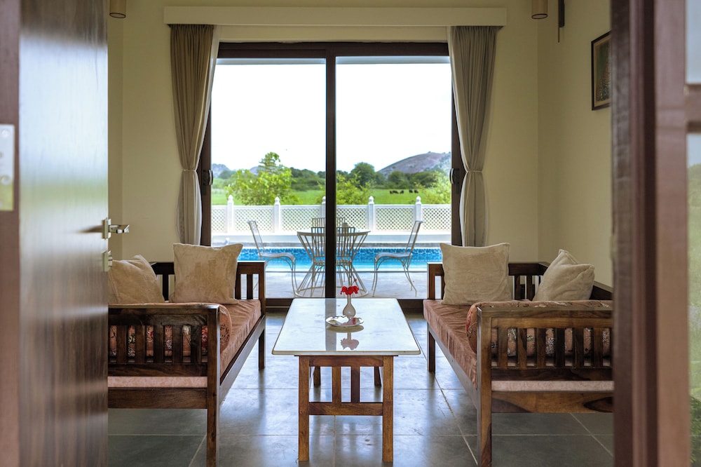 Royal Suite, 2 Bedrooms, Balcony photo 3