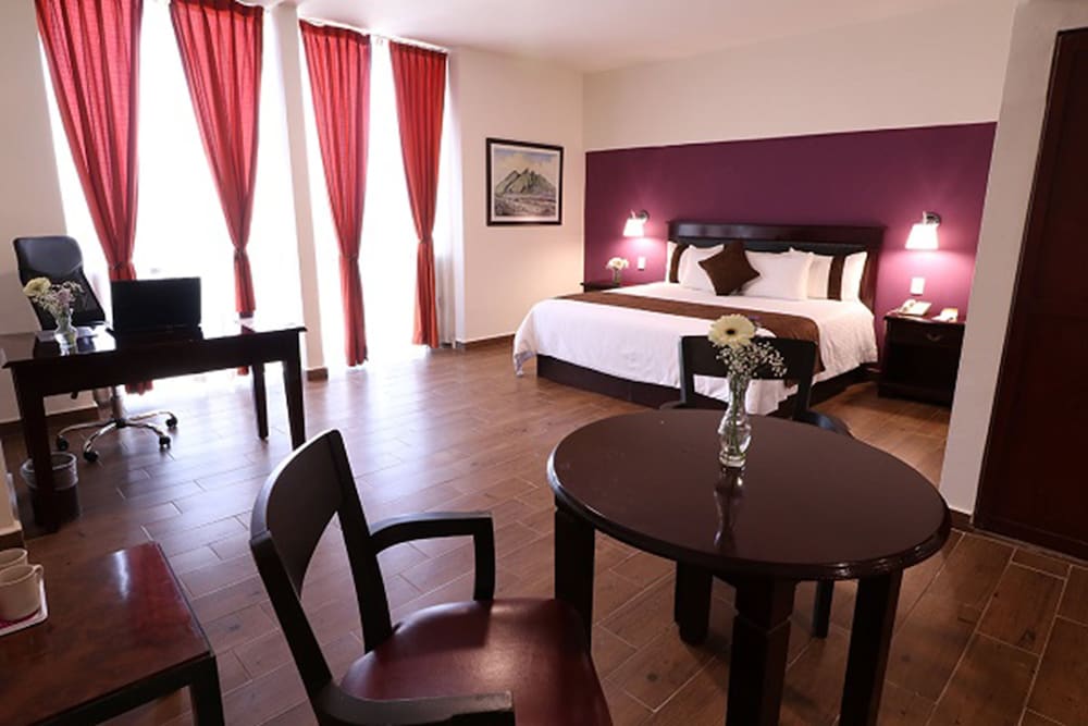 Junior Suite, 1 King Bed photo 3