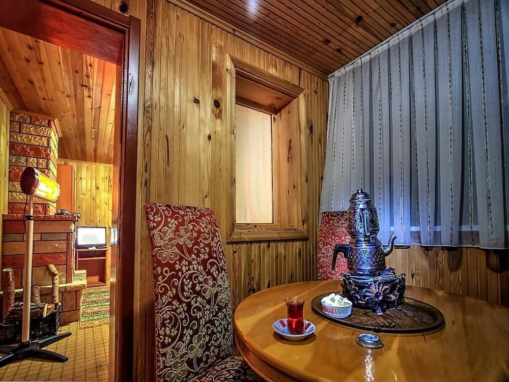 Deluxe Bungalow photo 2