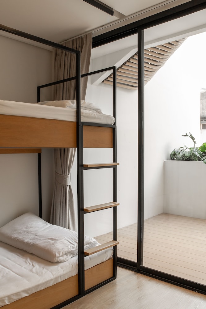 Shared Dormitory, 6 Bunk Beds photo 1