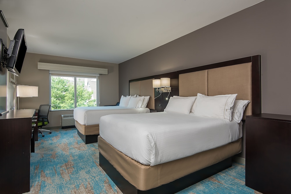 Standard Room, 2 Queen Beds (Extra Floor Space)
