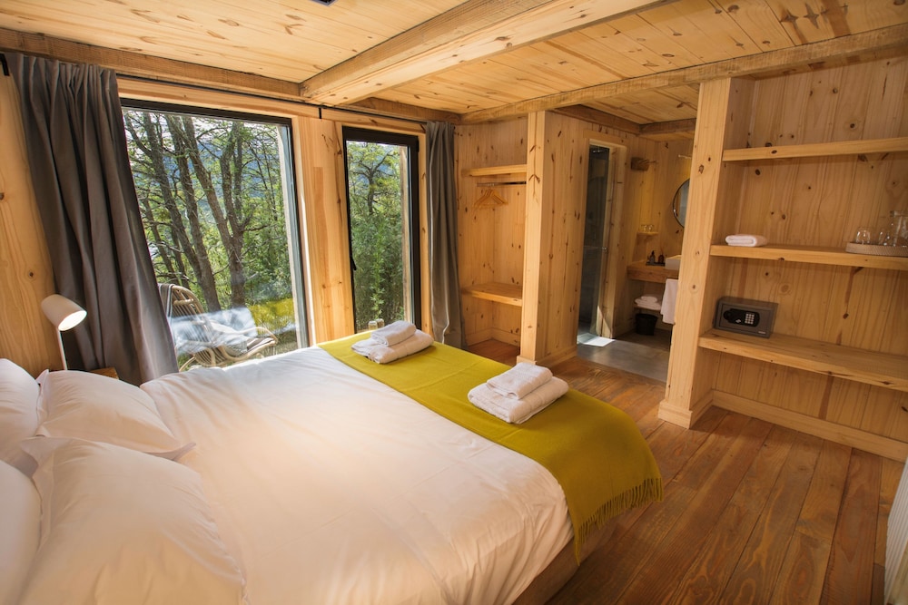 Standard Room, Balcony, Lake View photo 2