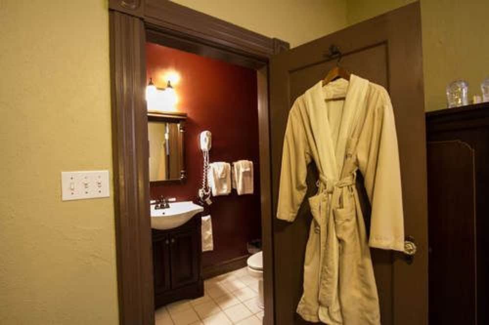 Room, Private Bathroom (Deschutes) photo 3