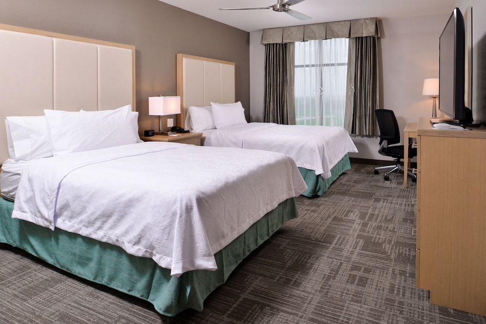Suite, 2 Queen Beds, Accessible, Bathtub photo 2