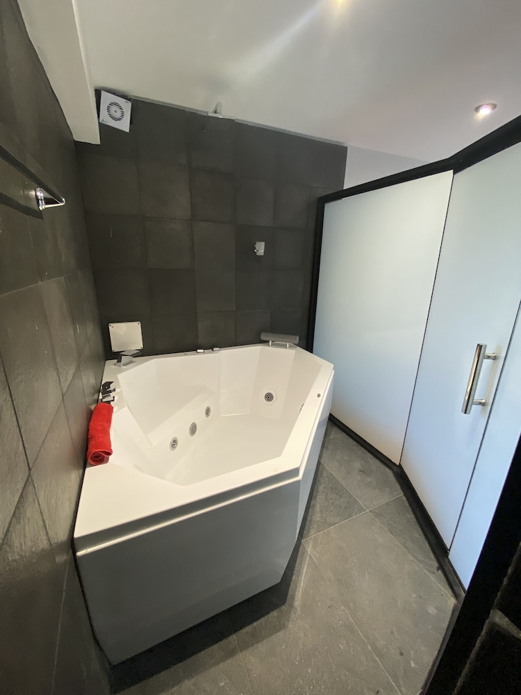 Standard Suite photo 2