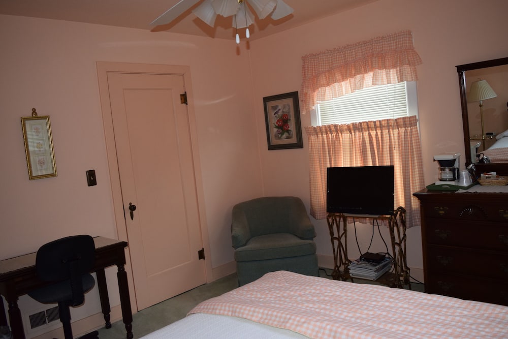 Comfort Double Room, 1 Queen Bed, Courtyard View photo 2