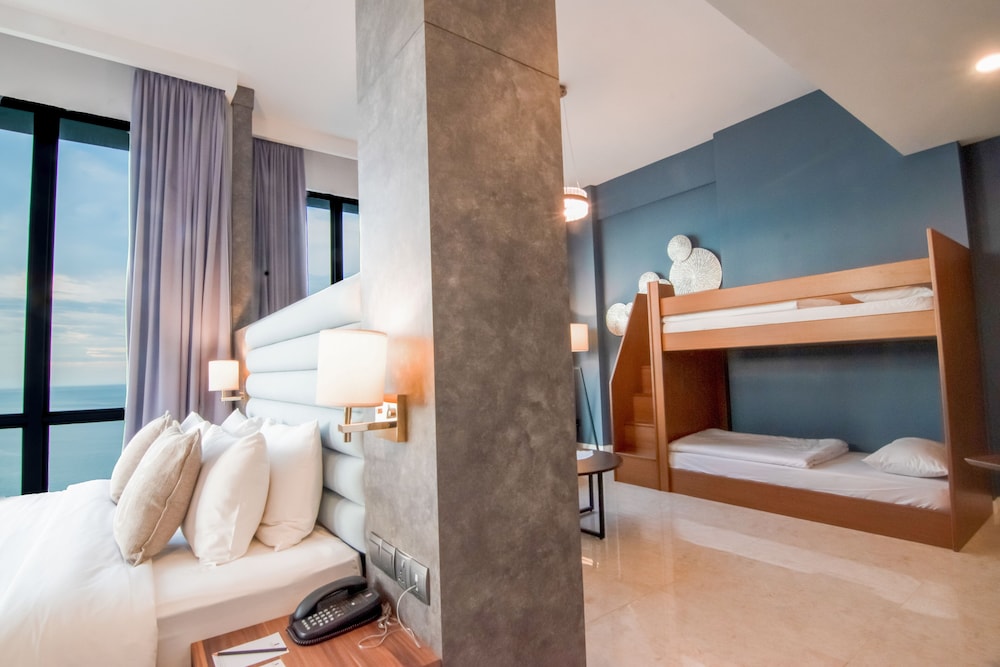 Premium Supreme Suite - Photo 2