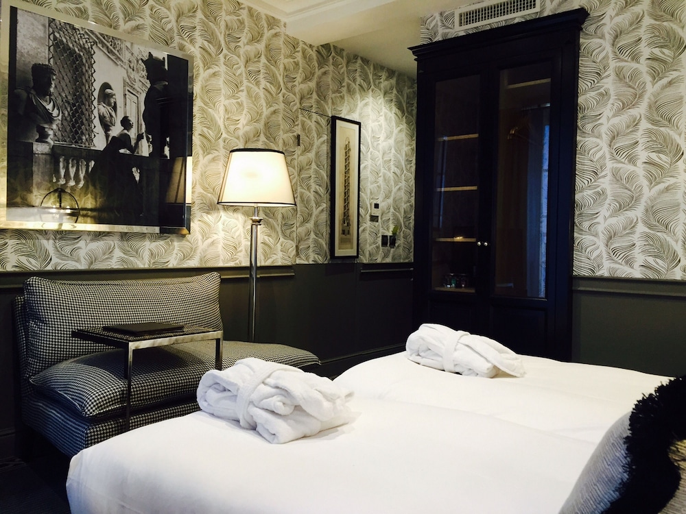 Superior Double or Twin Room photo 2