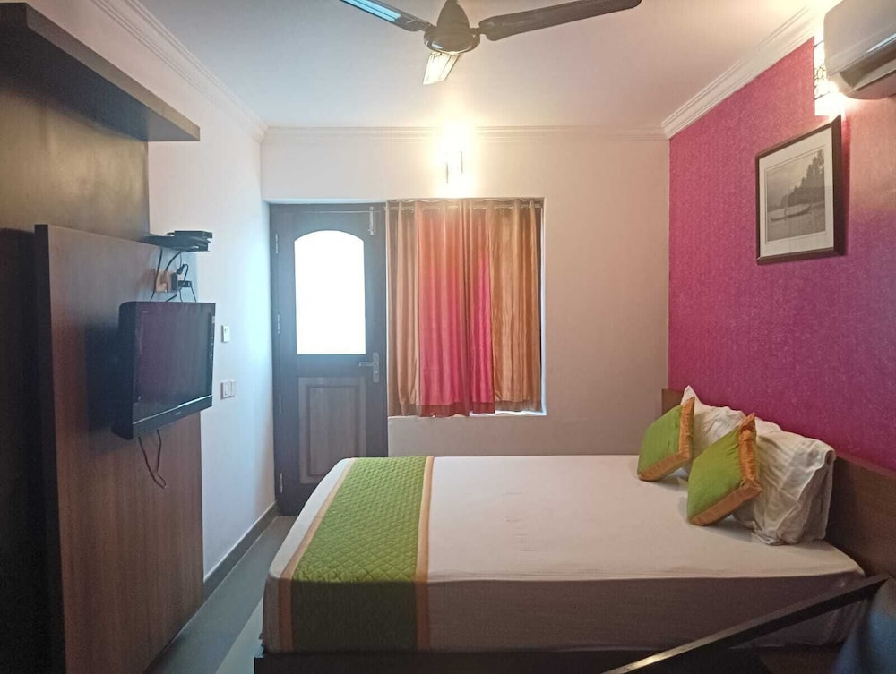 Deluxe Double Room, City View