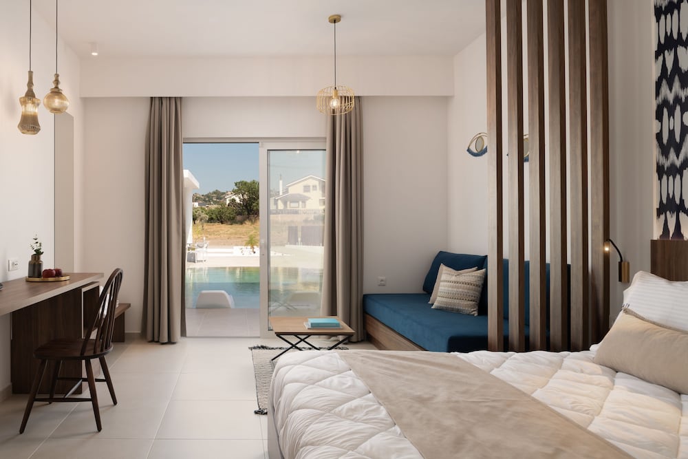 Superior Suite, Pool Access, Pool View