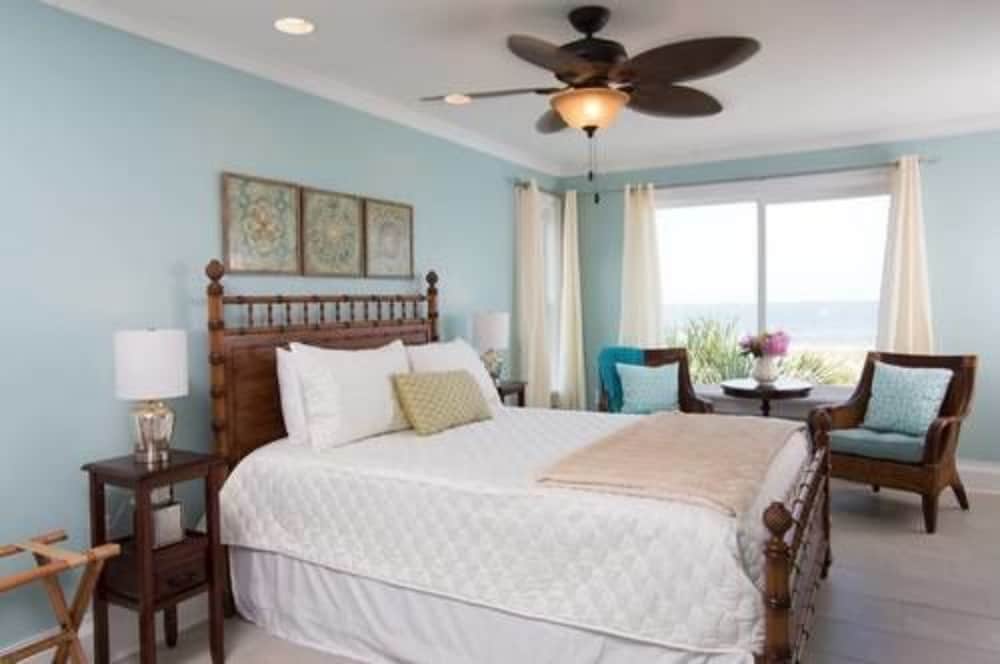 Room (101 Dunes Suite at Vilano Beach)