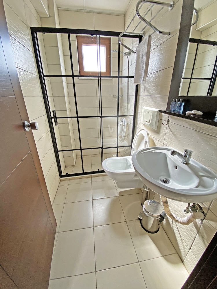 Standard Triple Room, Garden View photo 2
