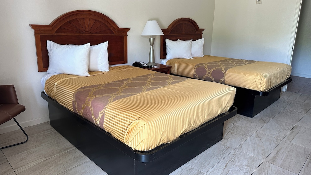 Senior Double Room, 2 Double Beds, Non Smoking photo 1